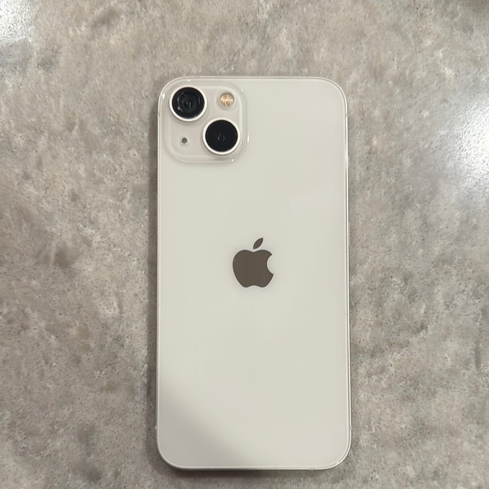 Apple iPhone 13 - White
